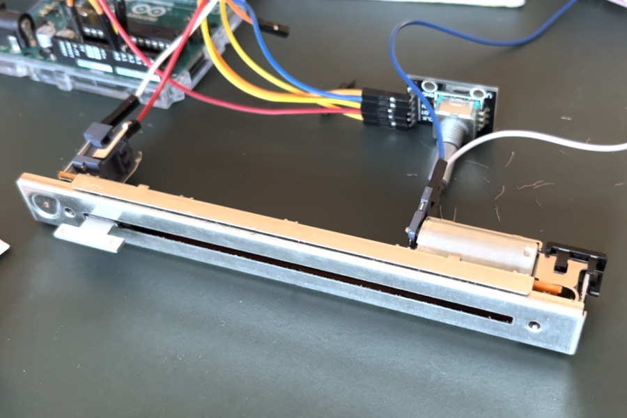 Linear potentiometer